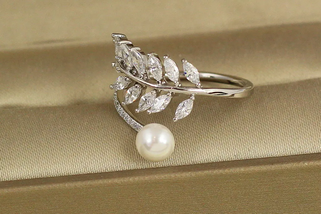 Кільце Xuping Jewelry Фіанітова гілка розсувне р 16 сріблясте - фото 2