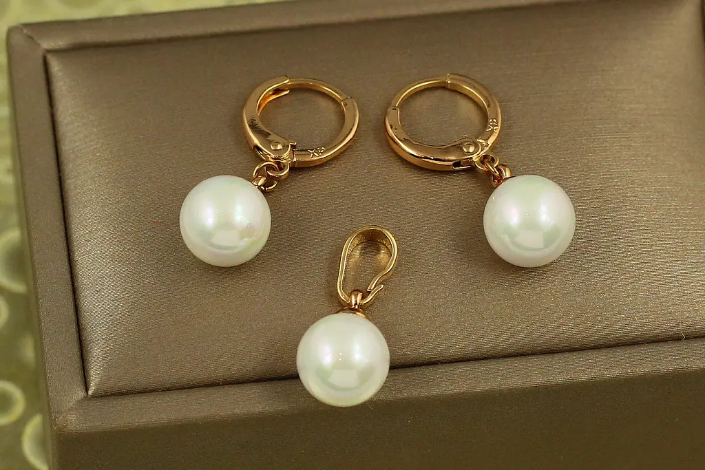 Набір Xuping Jewelry сережки підвіски і кулон з перлами 9 мм золотистий - фото 2
