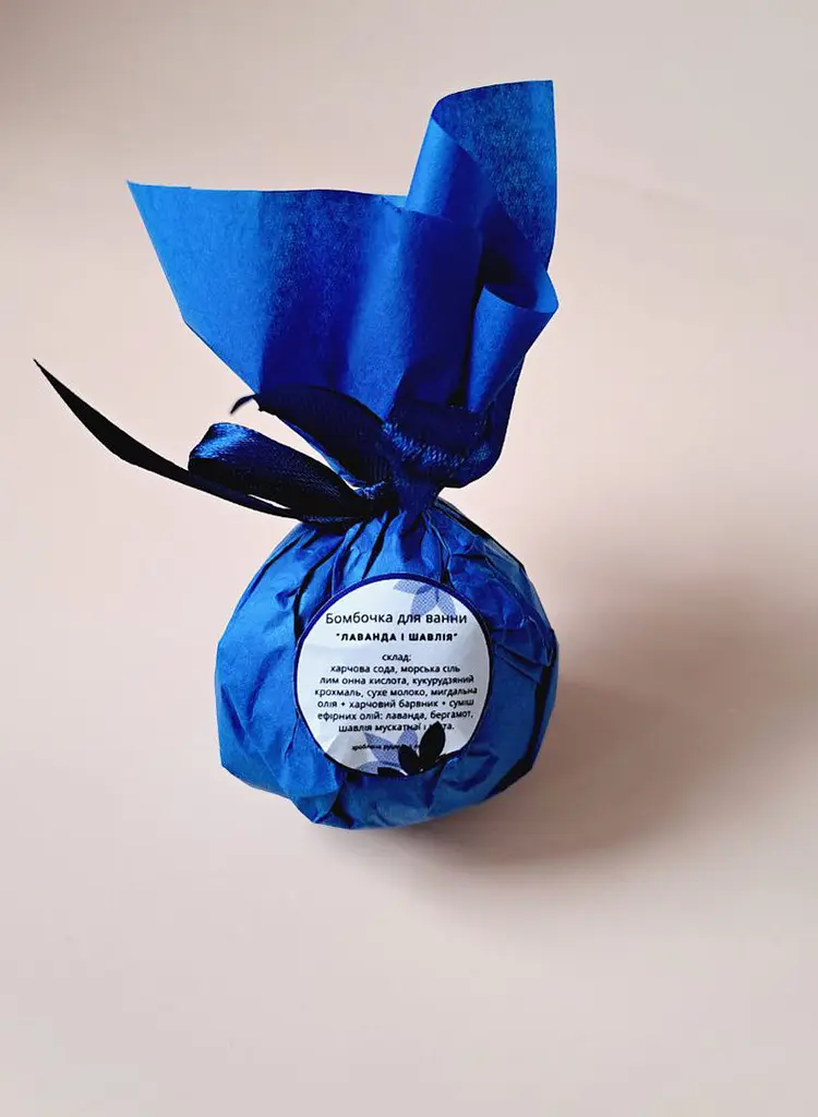 Бомбочка-гейзер для ванны Svich Shop Iren Osadcha Аромат лаванды и шалфея 75 г - фото 2