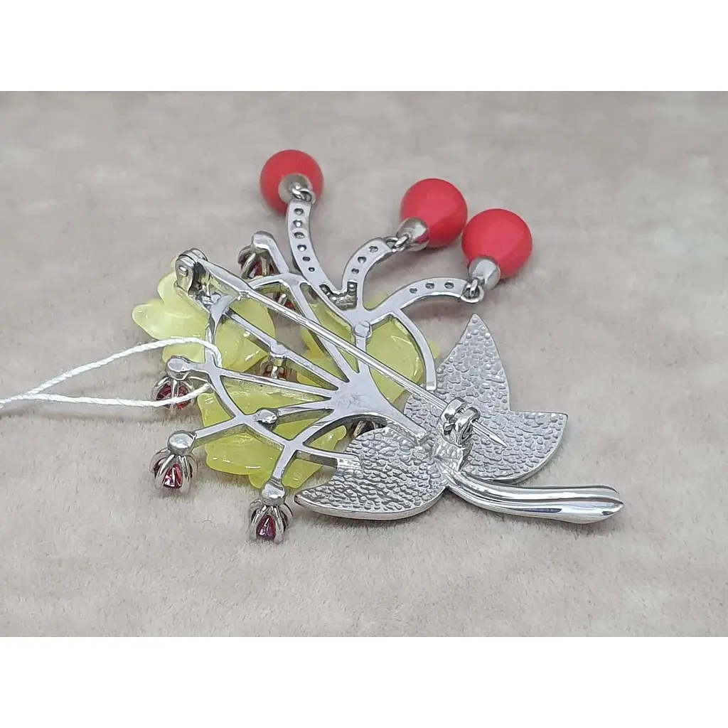 Срібна брошка Tango з перламутром, коралом і фіанітами. 660145А - фото 3