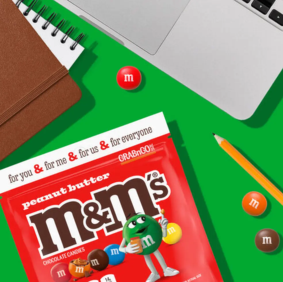 Драже M&M's Peanut Butter Milk Chocolate Candy 127г - фото 3