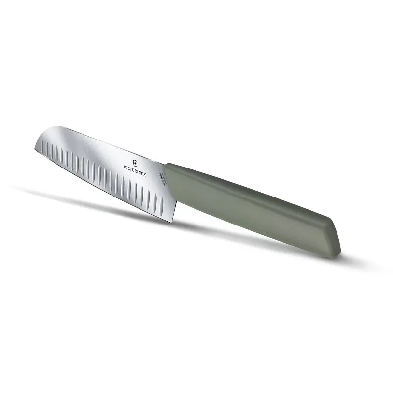 Кухонний ніж Victorinox Swiss Modern Santoku лезо 17см ріфл. з зел. ручкою (блістер) - фото 3