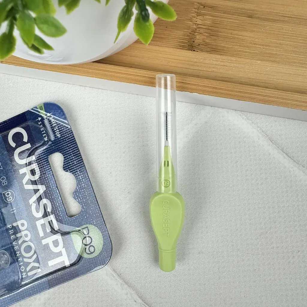 Міжзубний йоржик Curasept Proxi P09, ISO2 (0.9 мм, салатовий), 1 шт