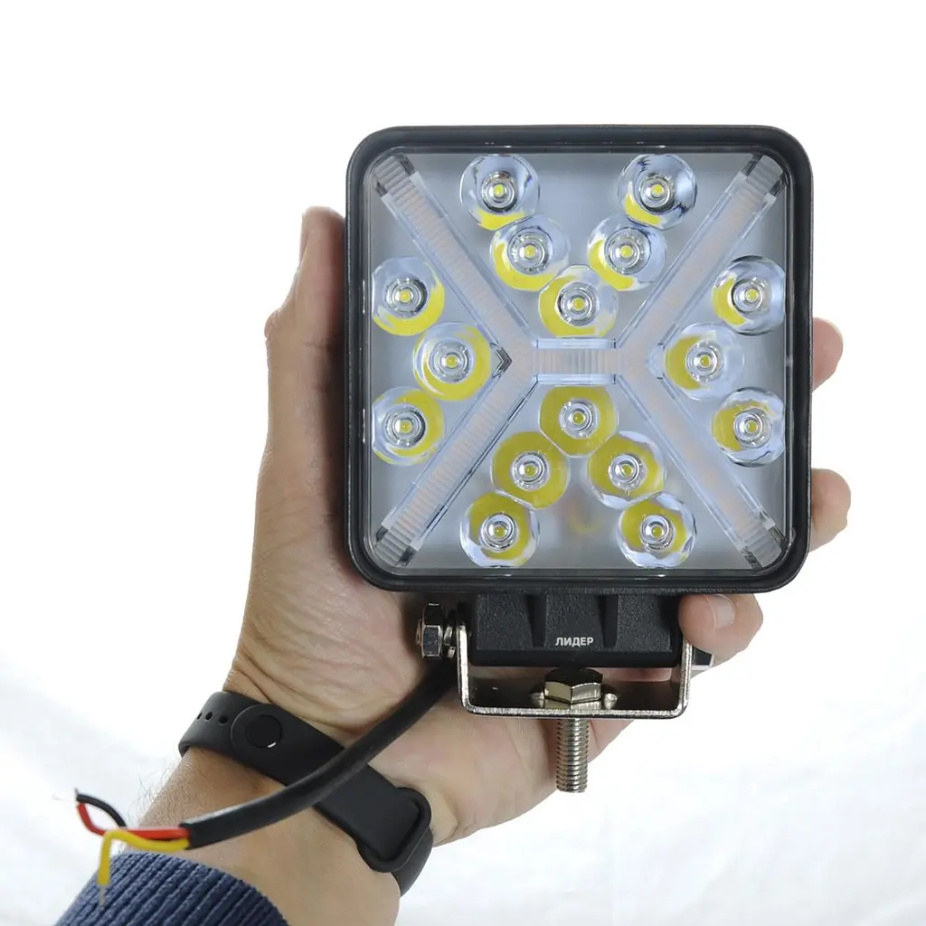 Світлодіодна додаткова LED фара 48W (3W x 16) 10-30V 105x105 35 mm Далеке світло Повторювач повороту (4064) - фото 4