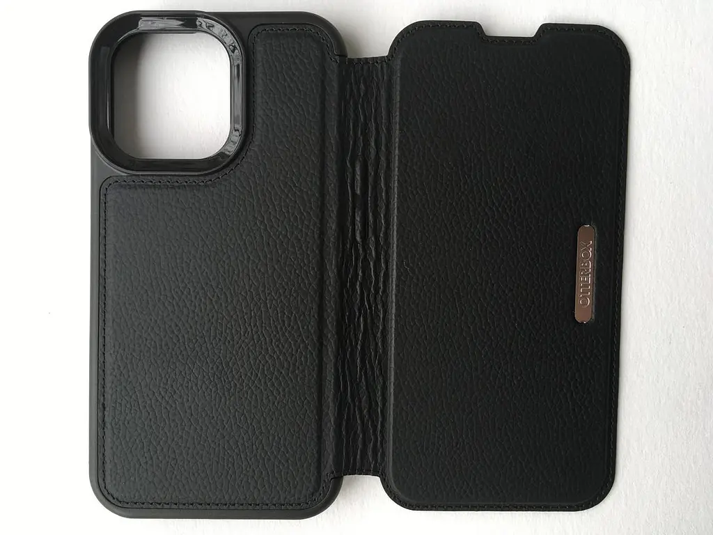 Шкіряний чохол-книжка OtterBox Strada Series для iPhone 13 Pro Max/12 Pro Max Black (77-85800) - фото 3