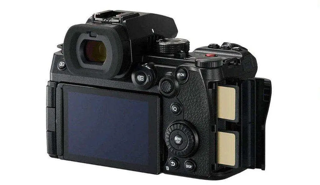 Фотоаппарат Panasonic Lumix DC-S5 II Body (DC-S5M2EE) - фото 9