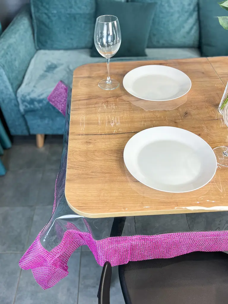 Скатерть силиконовая с фиолетовой стразовой лентой 350х160 см - фото 5