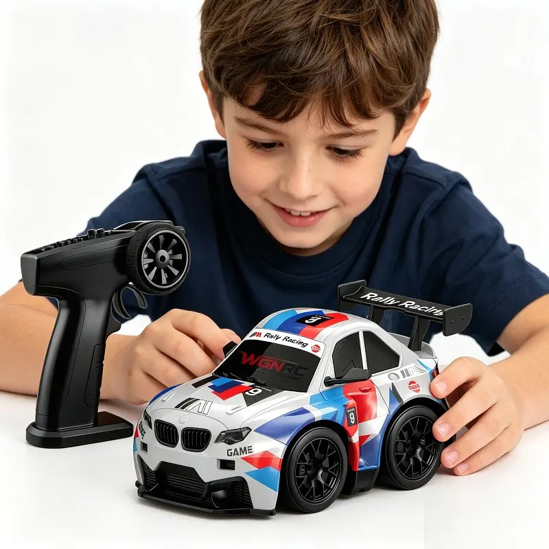 Дрифт машинка BMW на радіокеруванні, акумулятор 7,4 V, USB зарядка, пульт 2,4 GHz, змінні шини, іскри - фото 2