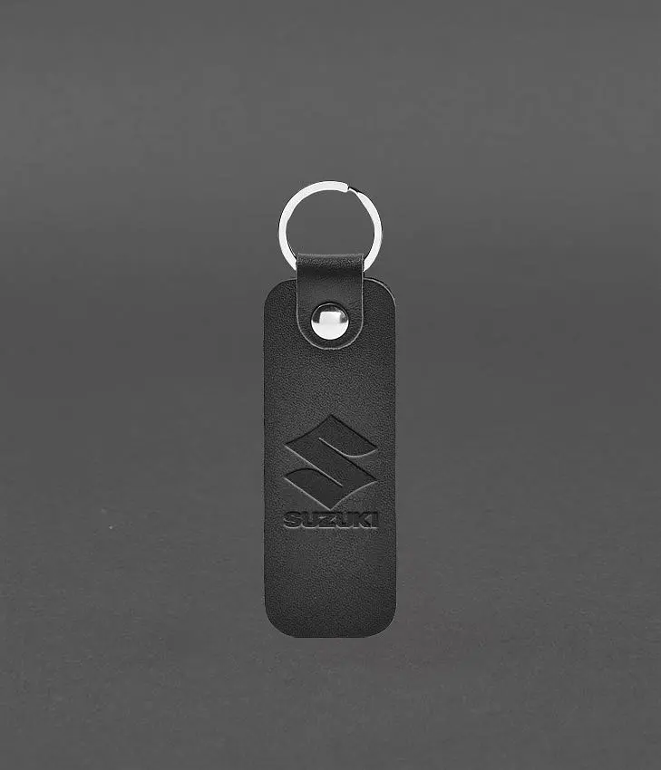 Кожаный брелок для Авто SUZUKI черный краст - фото 2