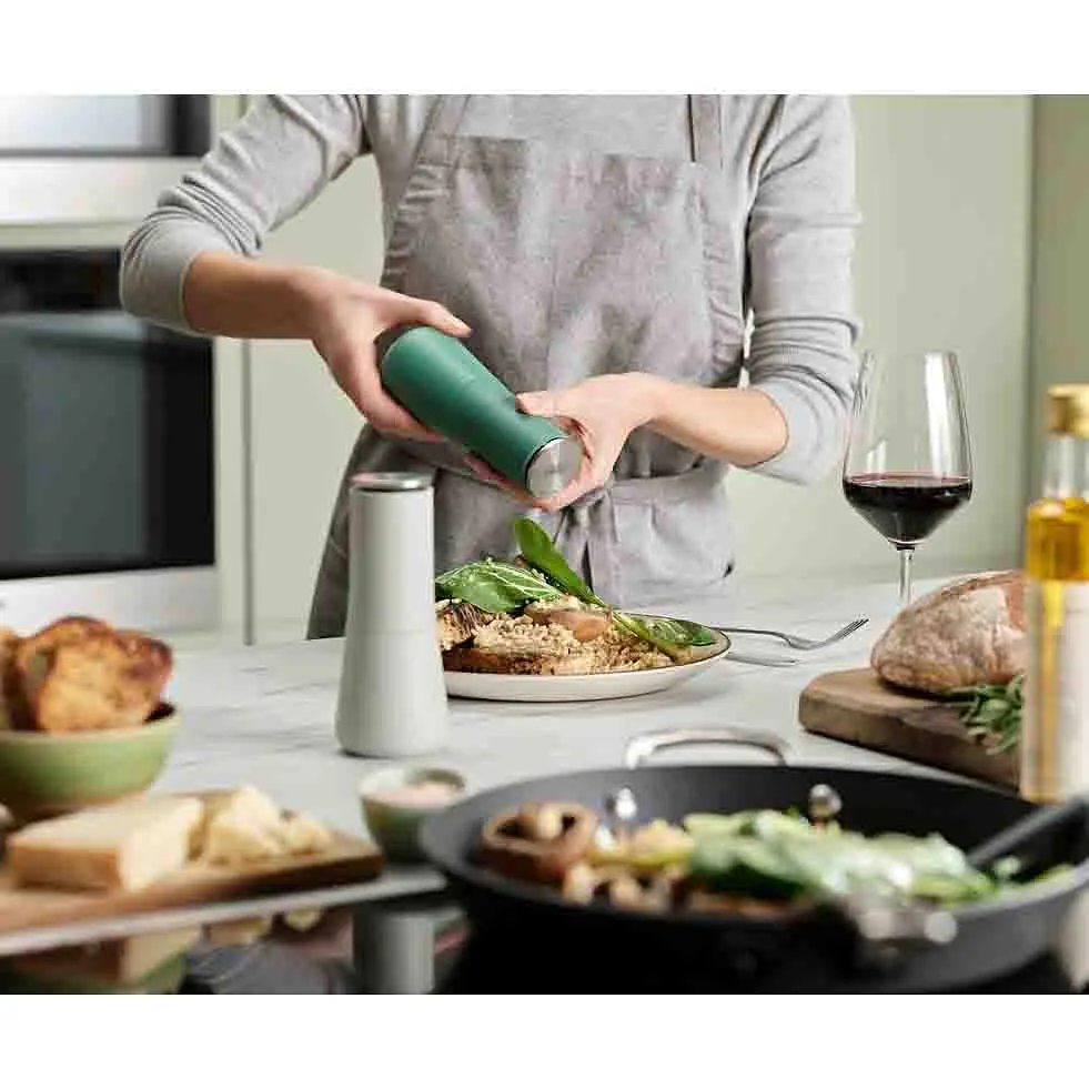 Набор мельниц для соли и перца Joseph Joseph 2 шт. зеленый (20182) - фото 2