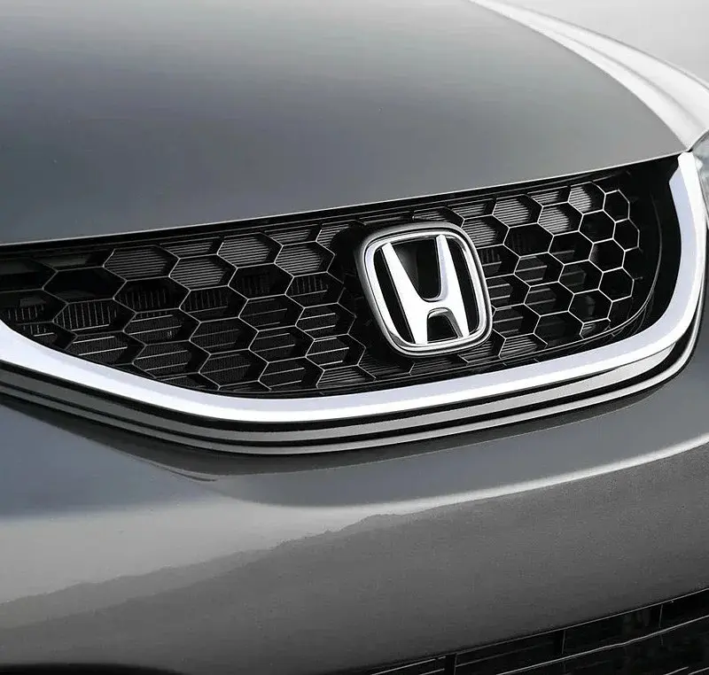 Емблема решітки задня для Honda Хром 108х90 мм Пластик (на скотчі та 2 вусики по центру) (Завод) - фото 4