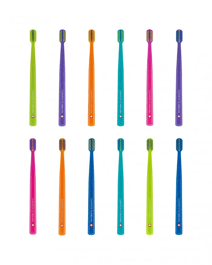 Ортодонтична щітка Curaprox CS 5460 Ortho Ultrasoft з заглибленням в асортименті - фото 2