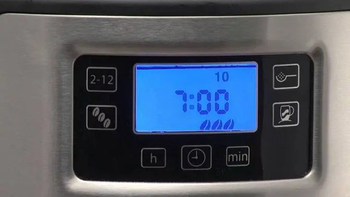 Кофеварка капельная Russell Hobbs ECO1195 с помолом зерна теплая поддержка 1.5 л 1000 Вт черная - фото 2