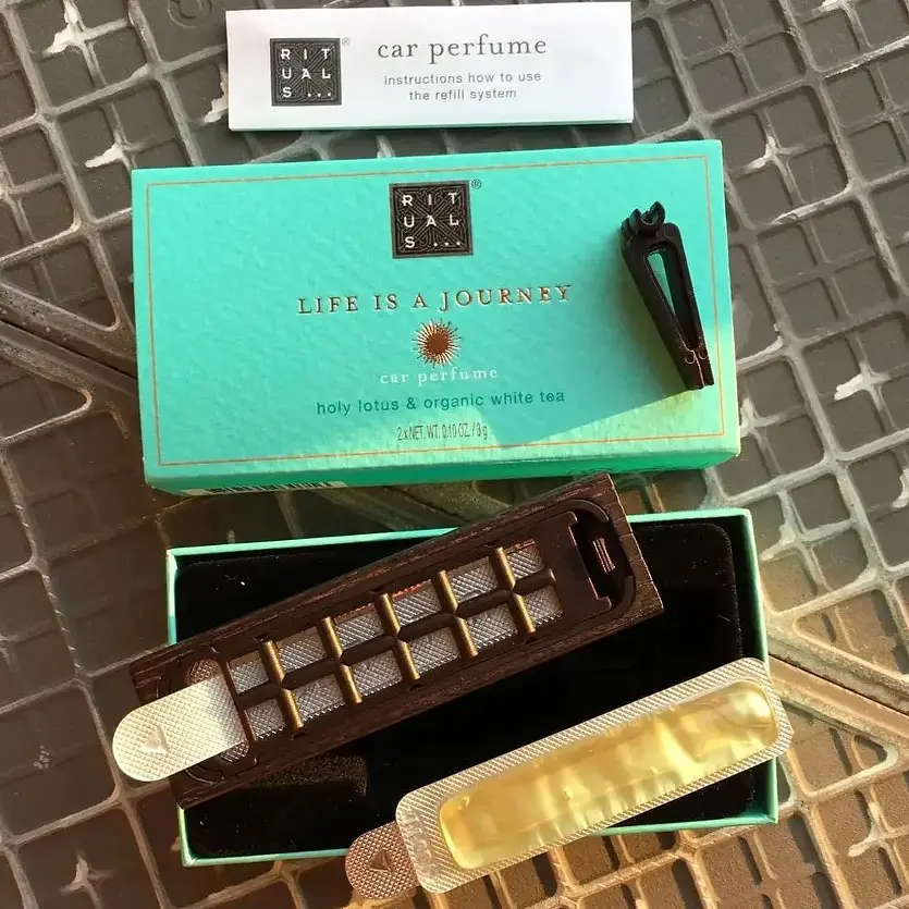  Ароматизатор для авто Rituals The Ritual of Karma Car Air Freshener 2x3 гр. лотос та білий чай - фото 4