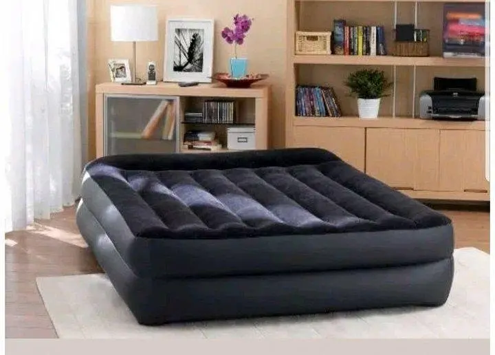 Двоспальне надувне ліжко Intex 64124 Pillow Rest Raised Bed з вбудованим електронасосом 152 x 203 x 42 с - фото 8