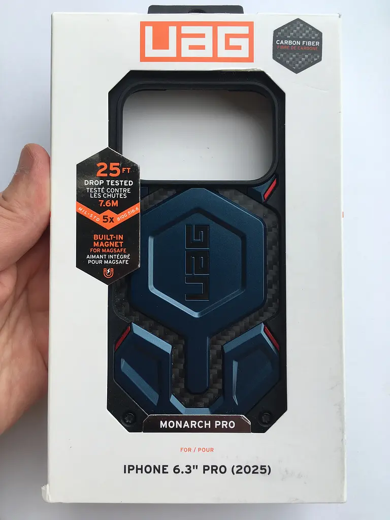 Чохол протиударний UAG Monarch Pro MagSafe для iPhone 17 Pro Carbon Fiber Mallard 114513115542 - фото 4