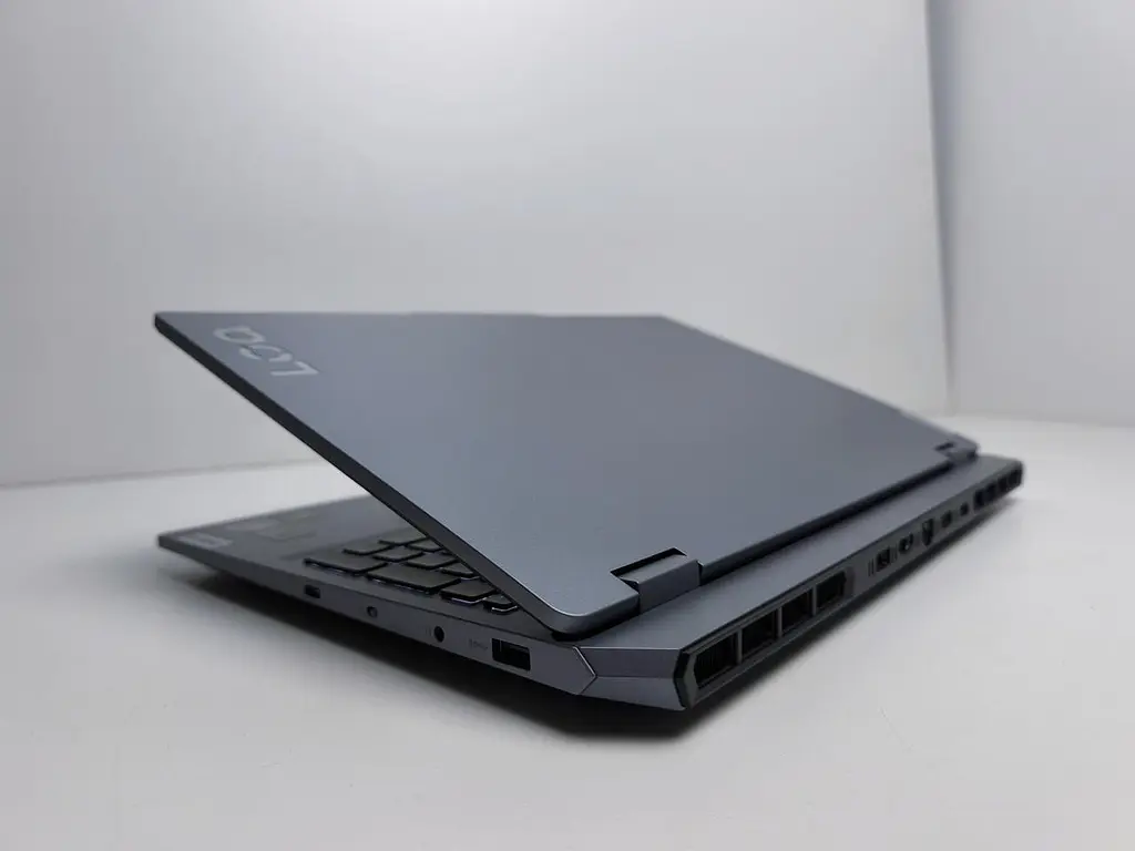 Ноутбук Lenovo 15.6 LOQ 15ARP9 FHD IPS 144Hz/Ryzen 5 7235HS/16GB/512SSD/RTX 4050 6GB/DOS (83JC00LYUS) - фото 2
