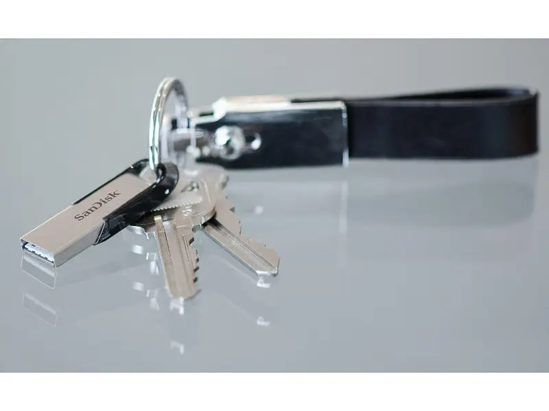 USB флеш накопичувач SanDisk 64 GB Ultra Flair Black (SDCZ73-064G-G46) - фото 4