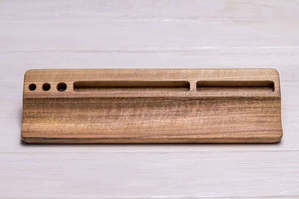 Підставка з дерева для гаджета ecoWalnut 320x95x18 мм