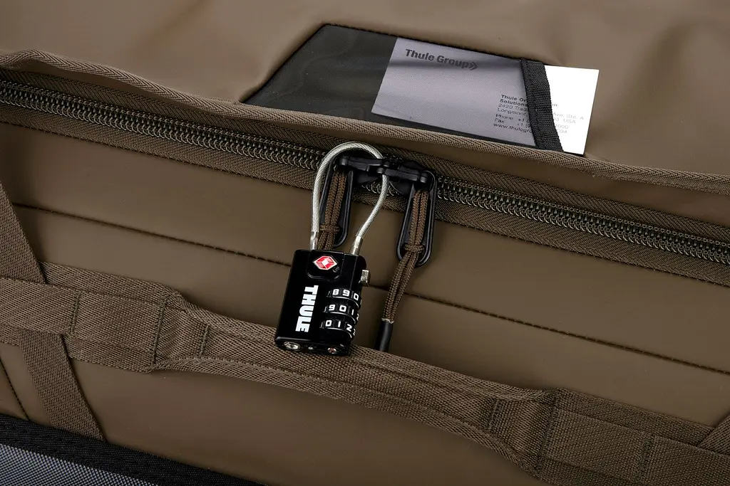 Сумка на колесах Thule Chasm Wheeled Duffel (Deep Khaki) 3205604 (TH 3205604) - фото 6
