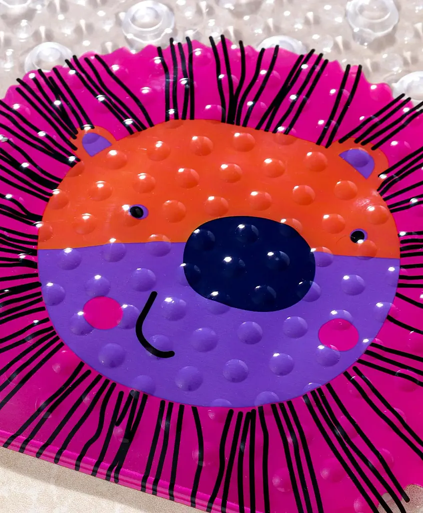 Дитячий антиковзаючий килимок на присосках 65х38 у ванну резиновий противоскользящий коврик гумовий для дорослих дітей силіконовий лев і жираф - фото 4