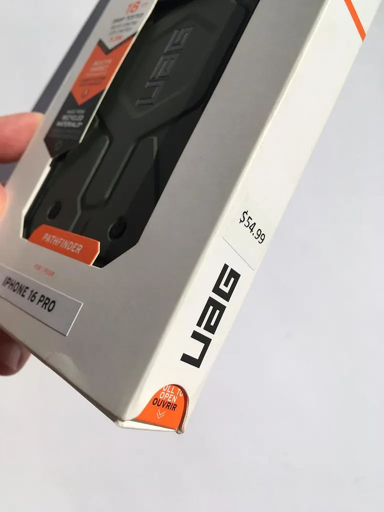 Чохол протиударний UAG Pathfinder MagSafe (Original) для iPhone 16 Pro (6.3") Olive 114468117272 - фото 3