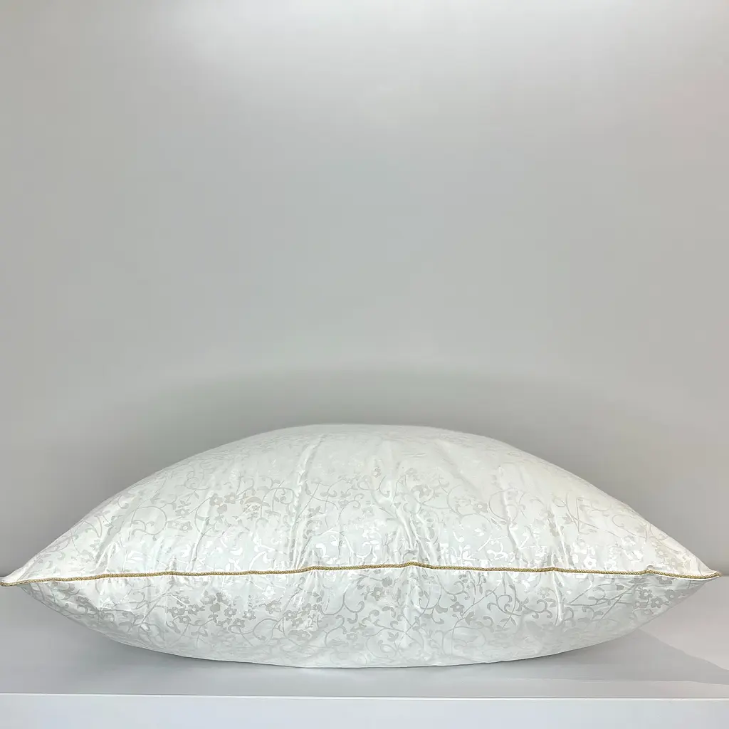 Подушка LeLit Bright crystal гіпоалергенна 70х70 см біла з золотим (le2000000287829) - фото 4