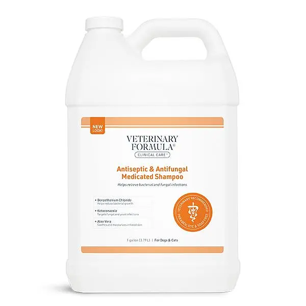 Шампунь для собак та котів Veterinary Formula Clinical Care Antiseptic&Antifungal Антисептичний та протигрибковий із хлоридом бензетонію та кетоконазолом 3.8 л (01868)