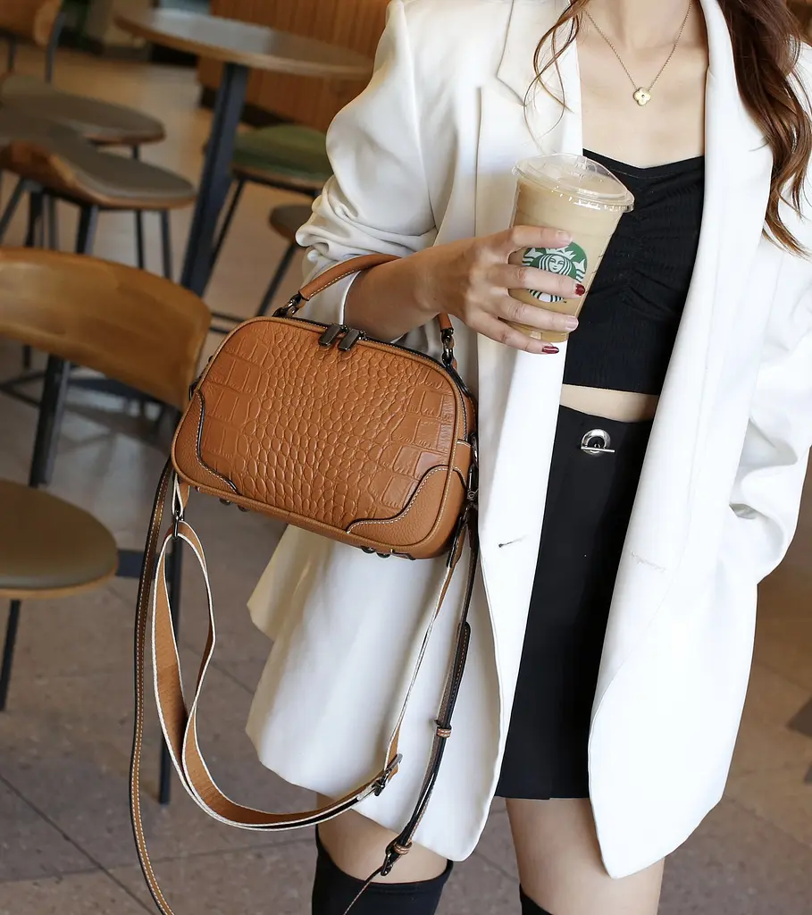 Сумка Italian Bags Міледі 24x9x17 см Коричневий (id_1123) - фото 4