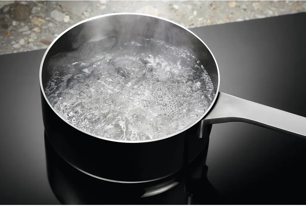 Варильна поверхня індукційна Electrolux 60 см Hob2Hood чорний - фото 6