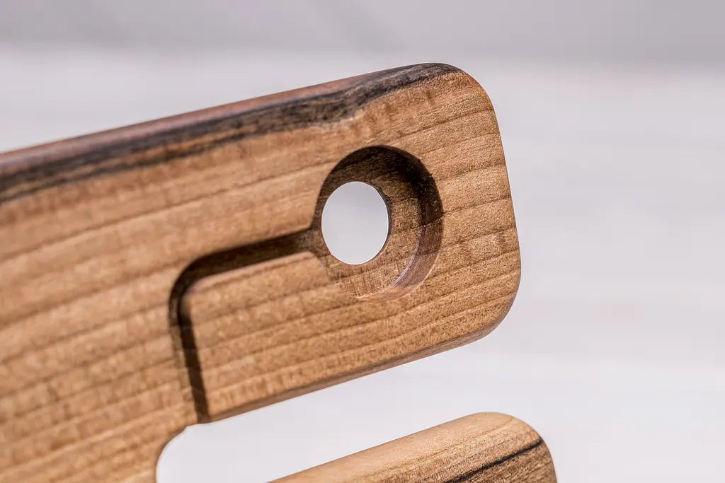 Підставка з дерева для двох телефонів/годинників Apple ecoWalnut 300x231x210 мм - фото 3