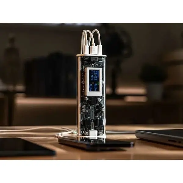 Портативний зарядний пристрій Shargeek Transparent Prism 170 із прозорим дизайном - фото 3