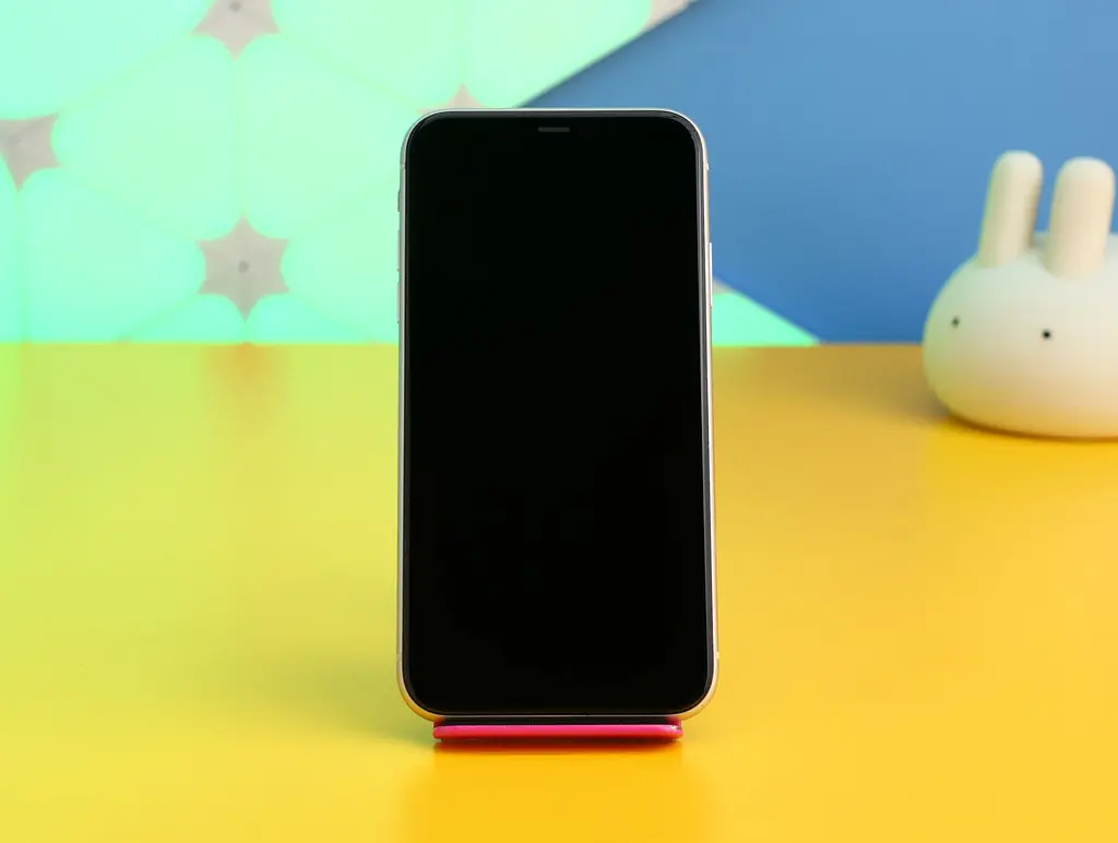 Смартфон Apple iPhone 11 128GB White (MWLF2) Б/В - фото 3