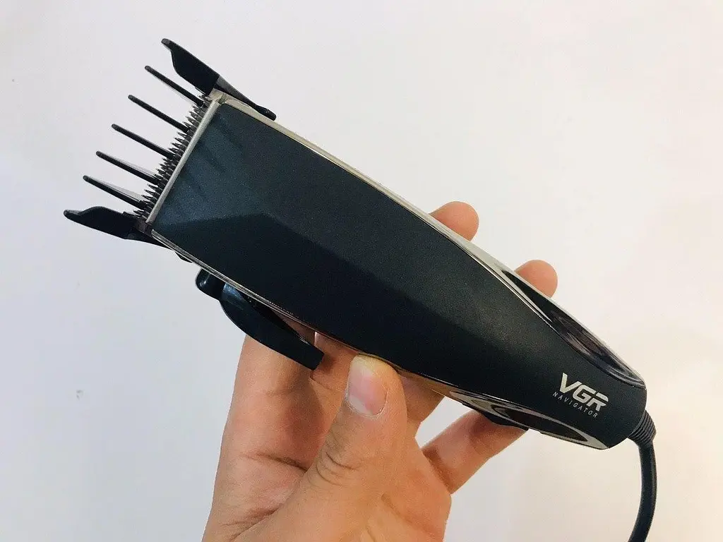 Машинка для стрижки волосся VGR V-033 чорна - фото 3