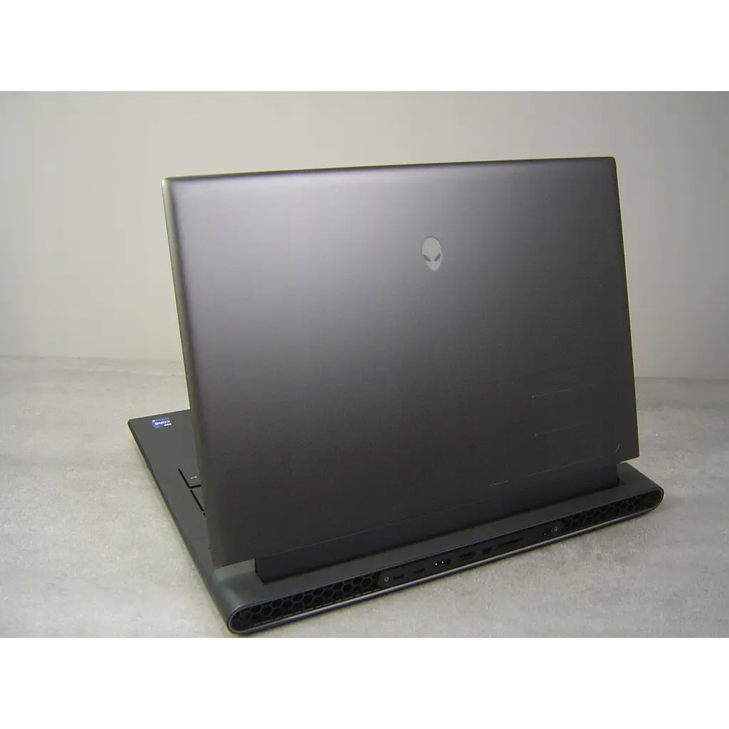 Ноутбук Dell Alienware M18 R2, Intel Core i7-14700HX, 32GB RAM, 1TB SSD, NVIDIA GeForce RTX 4070, QHD+ 165Hz, 18", черный - фото 13