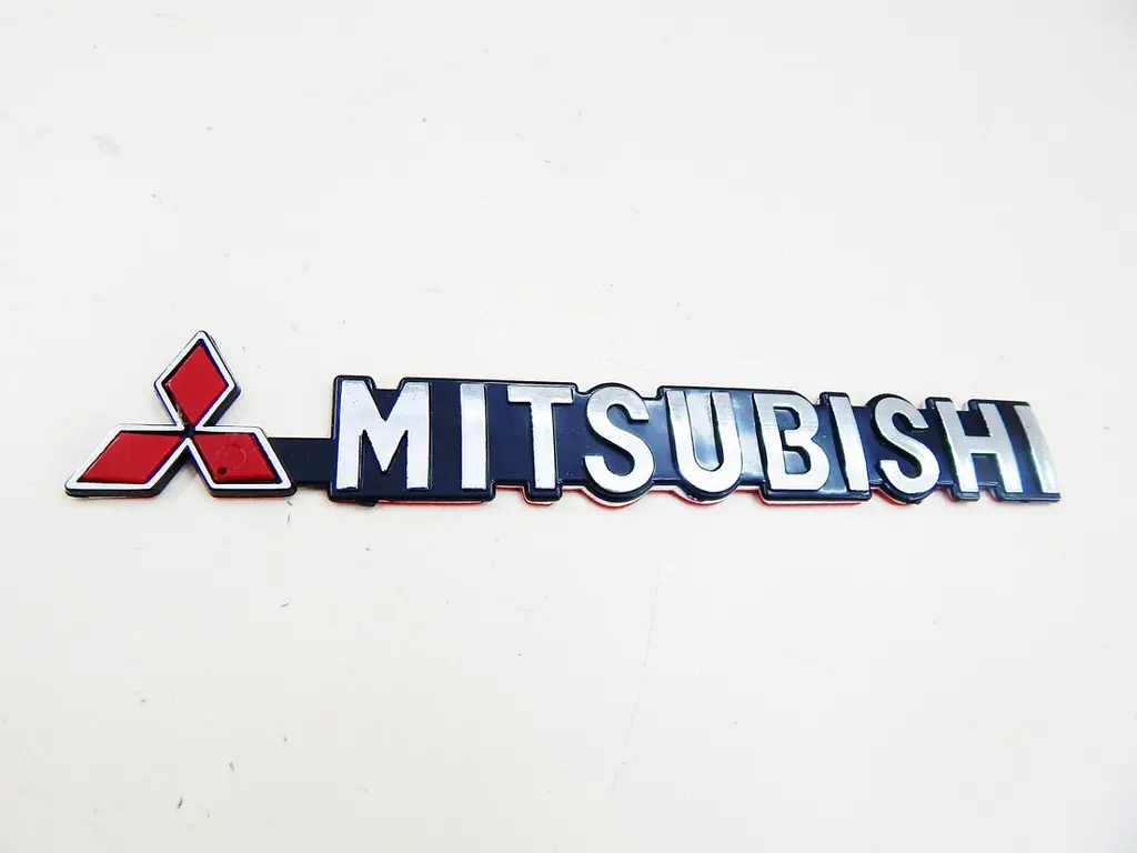 Емблема напис Mitsubishi 190х24 мм на скотчі - фото 4