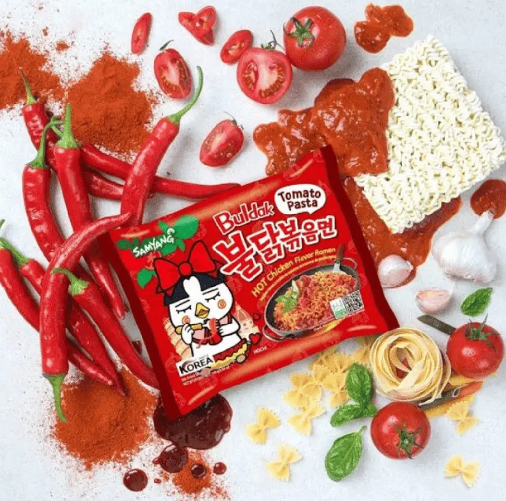 Локшина швидкого приготування Samyang Buldak Hot Chicken Tomato Pasta Flavour Ramen 140г - фото 3