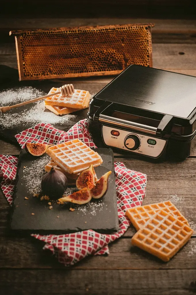 Электрическая вафельница Camry CR 3025 XL на 4 вафли - фото 7