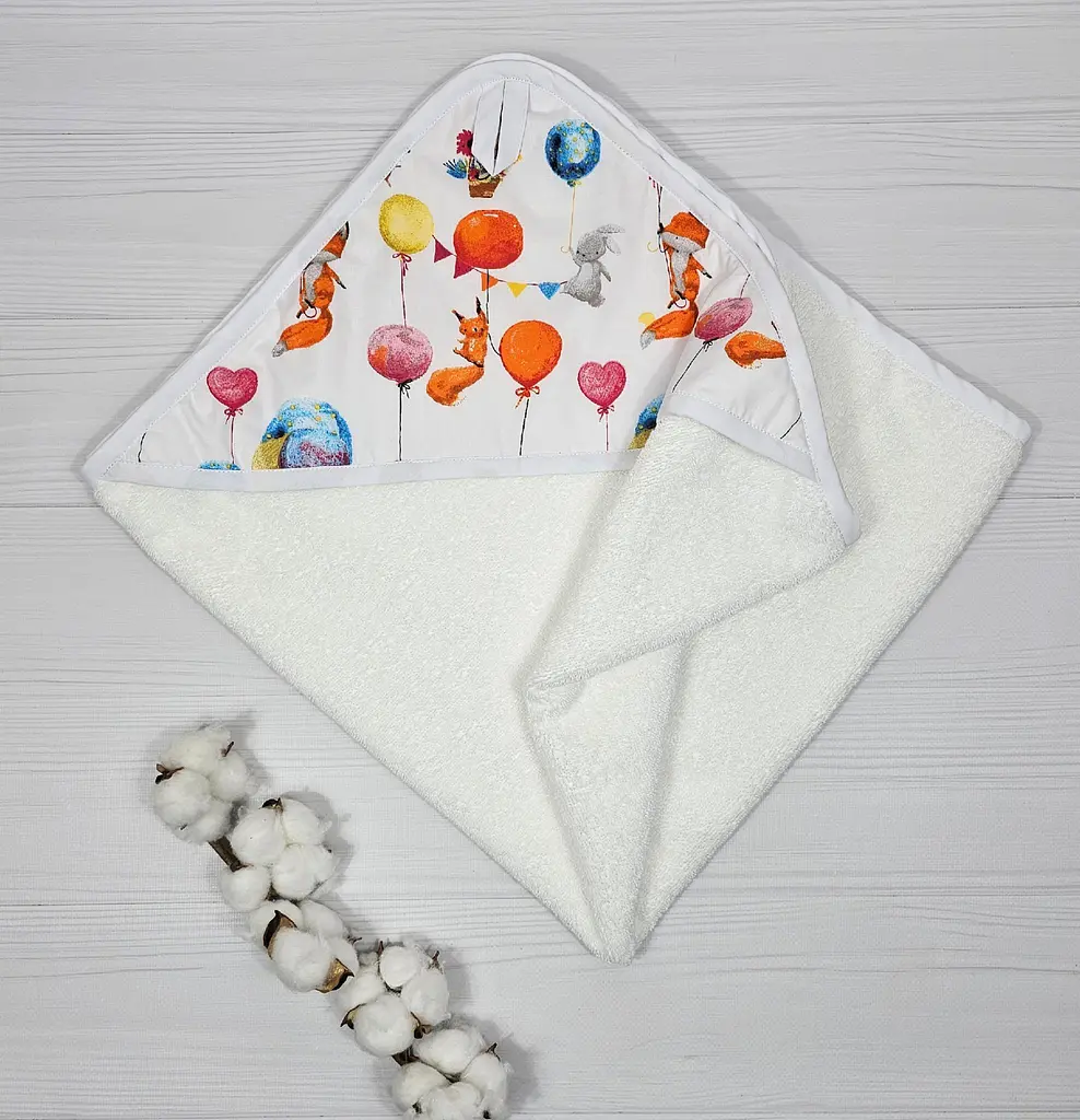 Дитячий рушничок-куточок 80х80 a.l.babybox Лисички на кульках Білий - фото 2