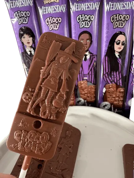 Шоколадні цукерки на паличці​​​​​​​ Halloween Wednesday Choco Lolly 10шт х 15г - фото 6