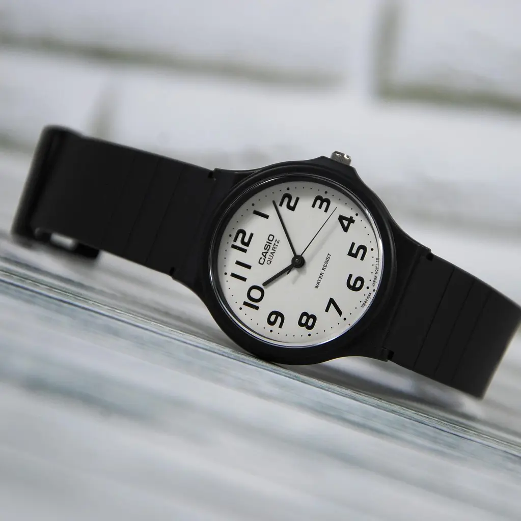 Годинник Casio MQ-24-7B2UL - фото 5