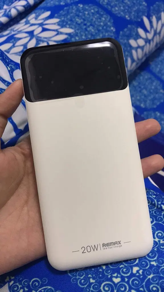 Внешний аккумулятор REMAX RPP-502 Hunch Series 10000 mAh белый - фото 8