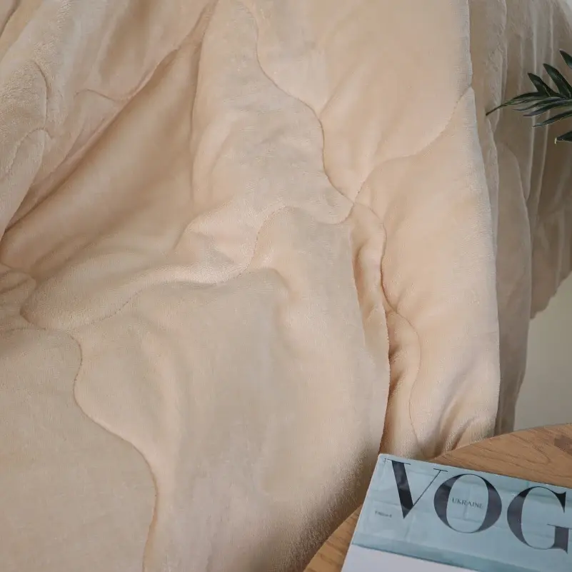 Ковдра-плед антиалергенна літо MirSon Plush Summer Milk 140х205 см молочна (2200010676396) - фото 6