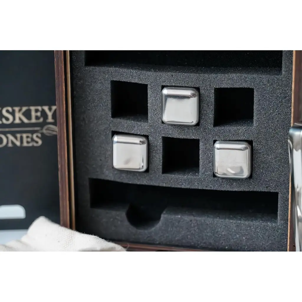Сталеві кубики для віскі Whiskey Stones у дерев'яній коробці - 6 кубиків для охолодження віскі - фото 6
