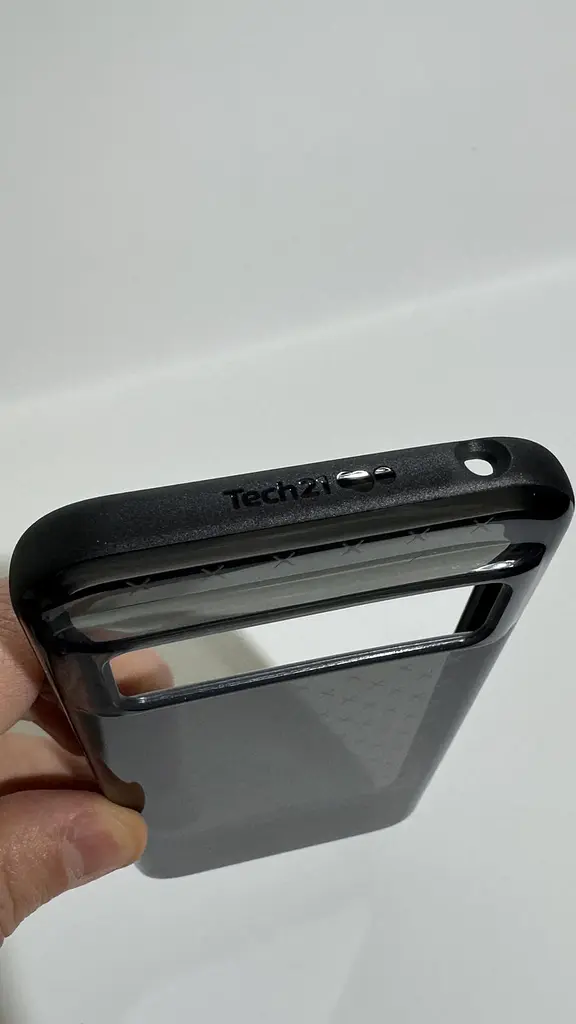 Оригінальний протиударний чохол Tech21 Evo Check для Google Pixel 8 Smokey Black - фото 7