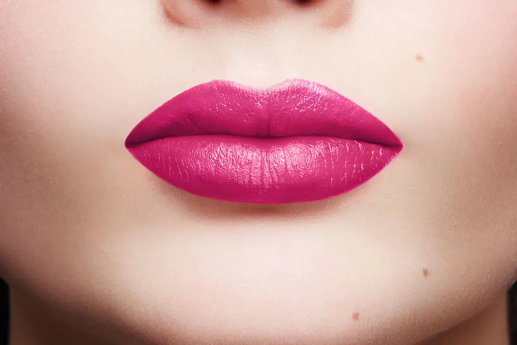 Помада для губ L'Oréal Paris Color Riche, відтінок 111 (Oui), 28 г (A9998300) - фото 5