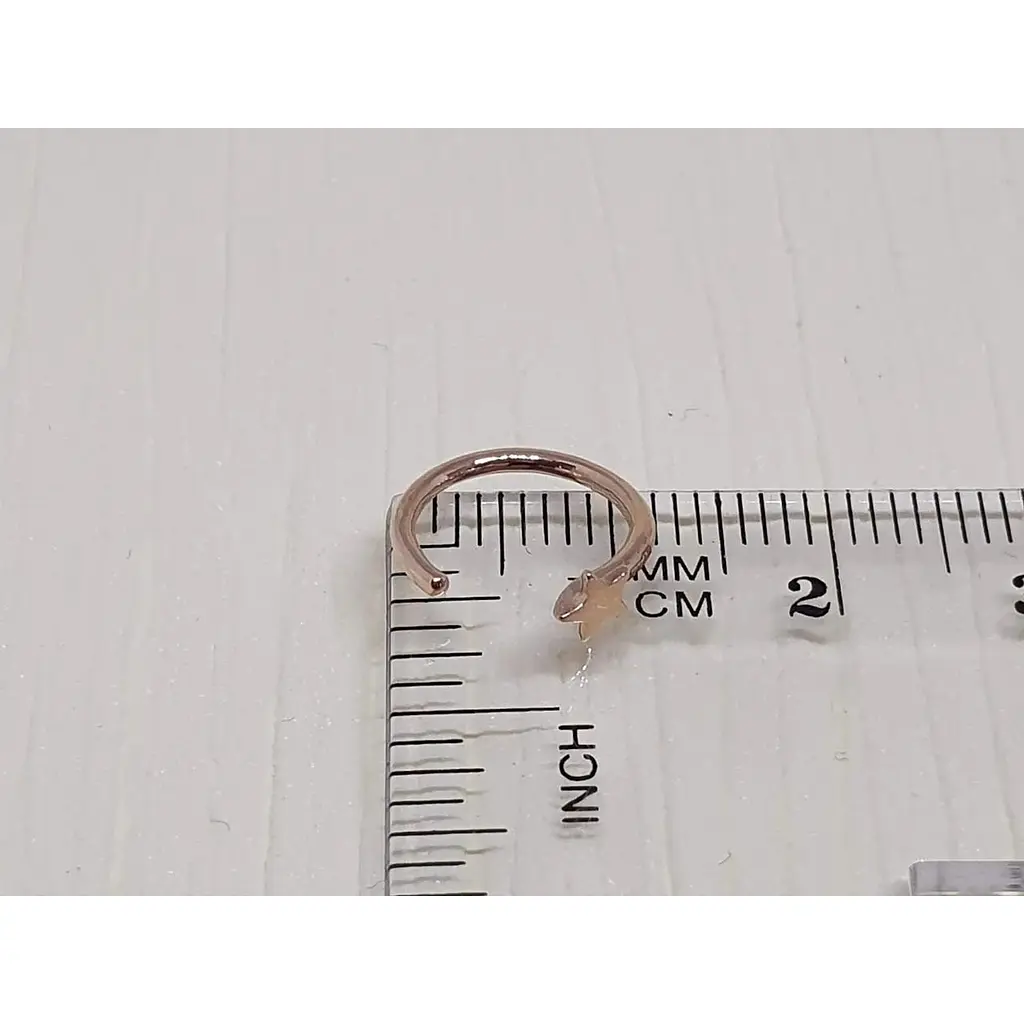 Золотая серьга-пирсинг в нос Dear. 1058 - фото 3