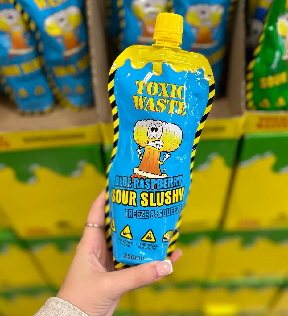Напій Toxic Waste Blue Raspberry Sour Slushy 250 мл - фото 4