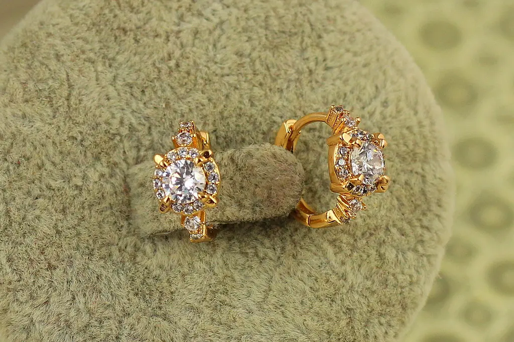 Сережки дитячі Xuping Jewelry маленький Всесвіт 1,2 см золотисті - фото 2