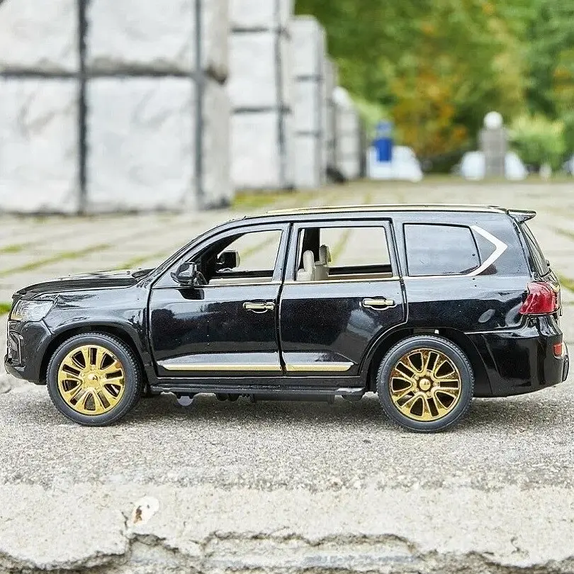 Колекційна металева модель позашляховика АвтоЕксперт Lexus LX 570 із золотими дисками, інерцією, світлом та звуком 1:24 - фото 8
